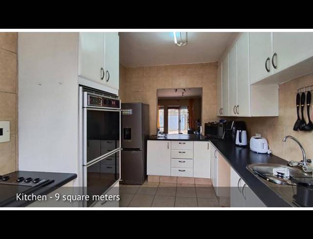 2 BEDROOM TOWNHOUSE FOR SALE IN GLEN MARAIS